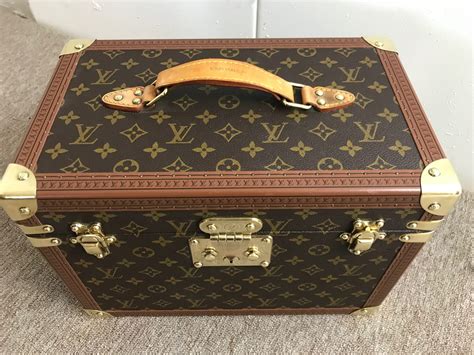 louis vuitton makeup bag black|louis vuitton hard makeup case.